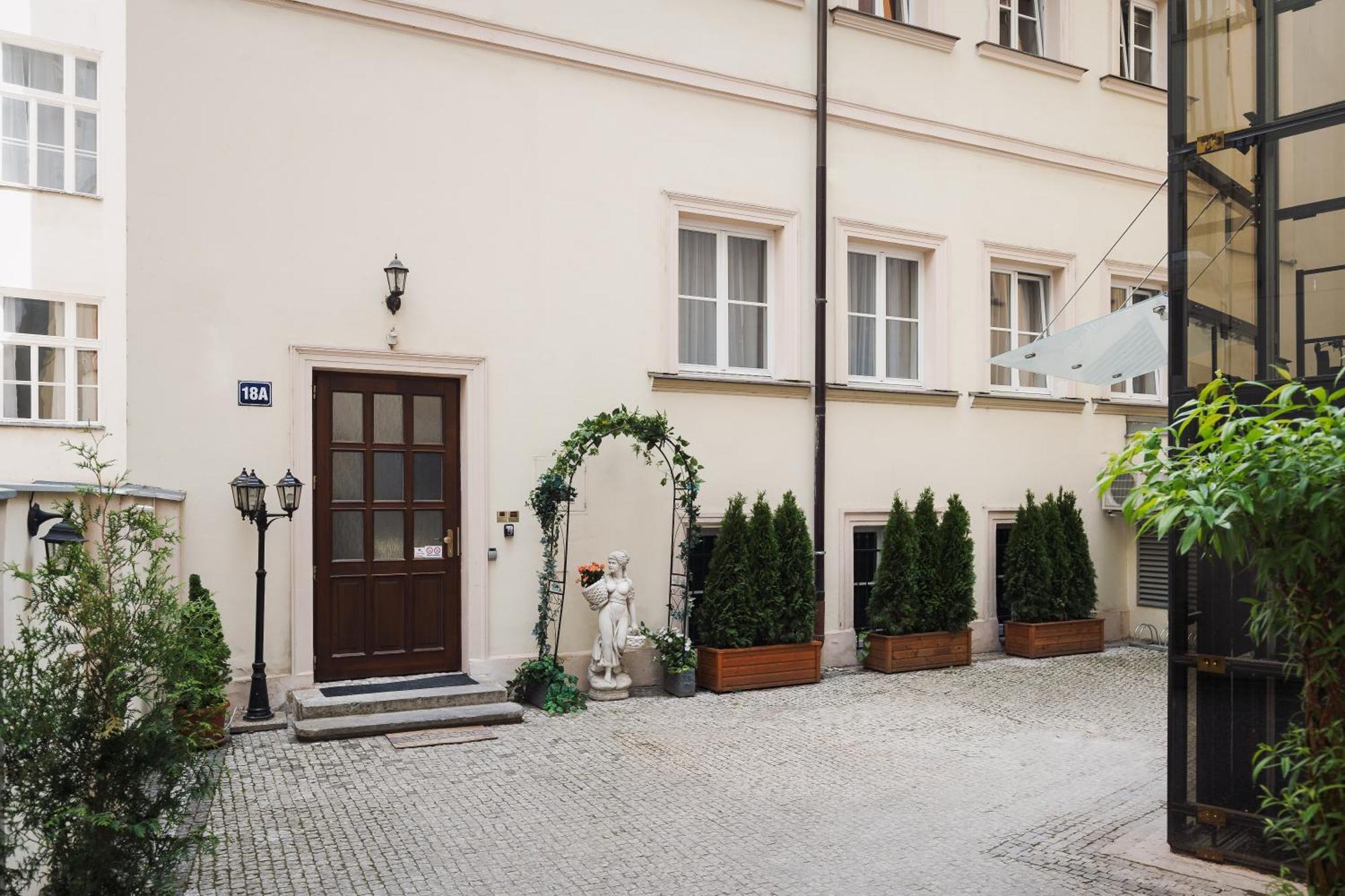 招待所 Old Town Liliova Garden